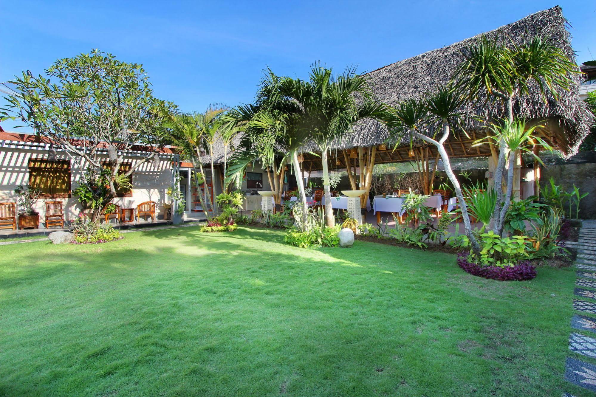 Jimbaran Lestari Hotel & Residence - Spa Esterno foto
